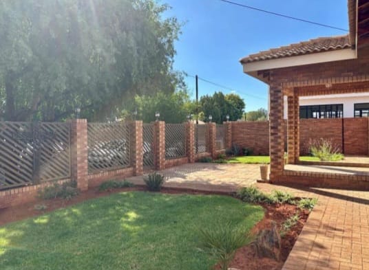 4 Bedroom Property for Sale in Hillcrest Northern Cape